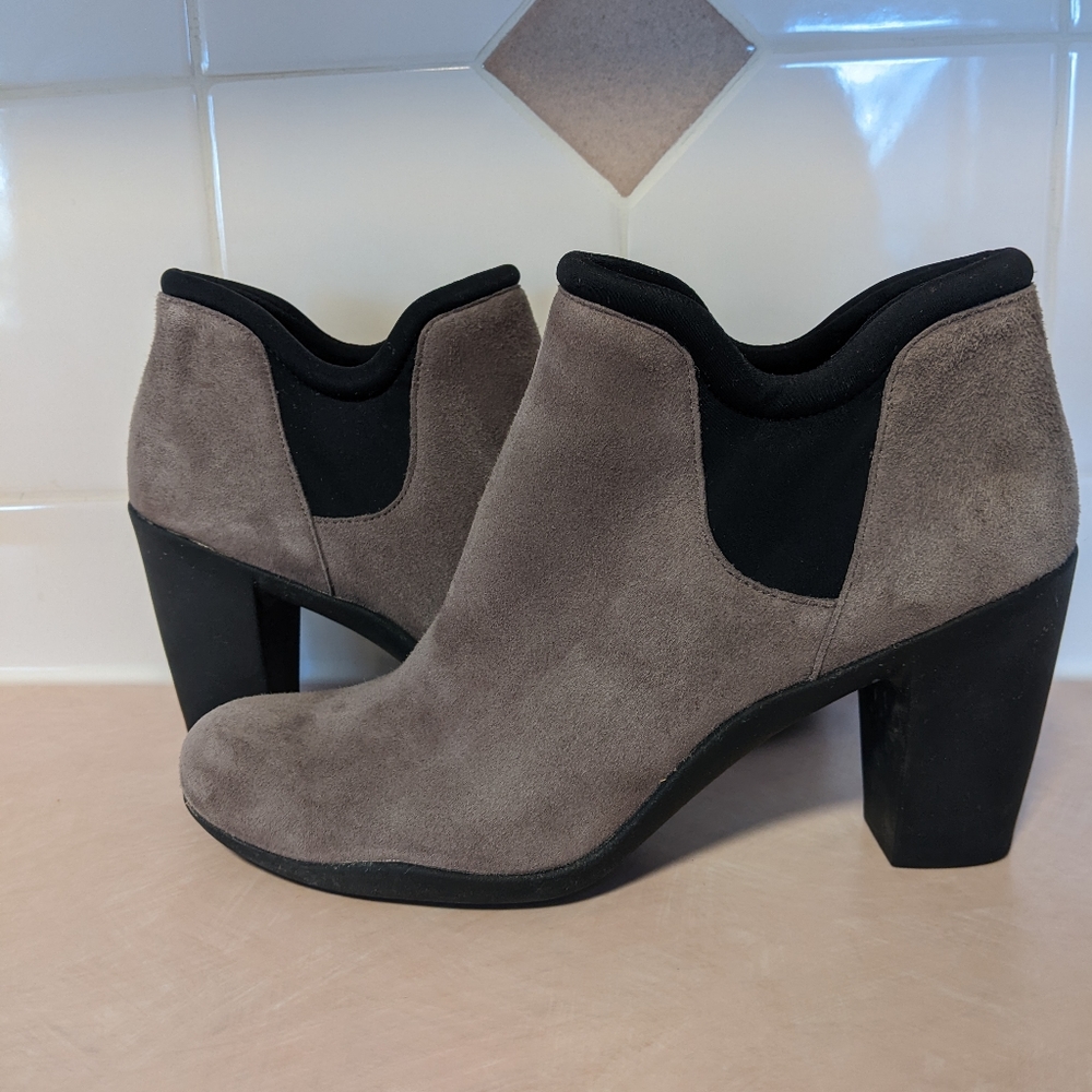 Clarks Artisan Booties Size 8